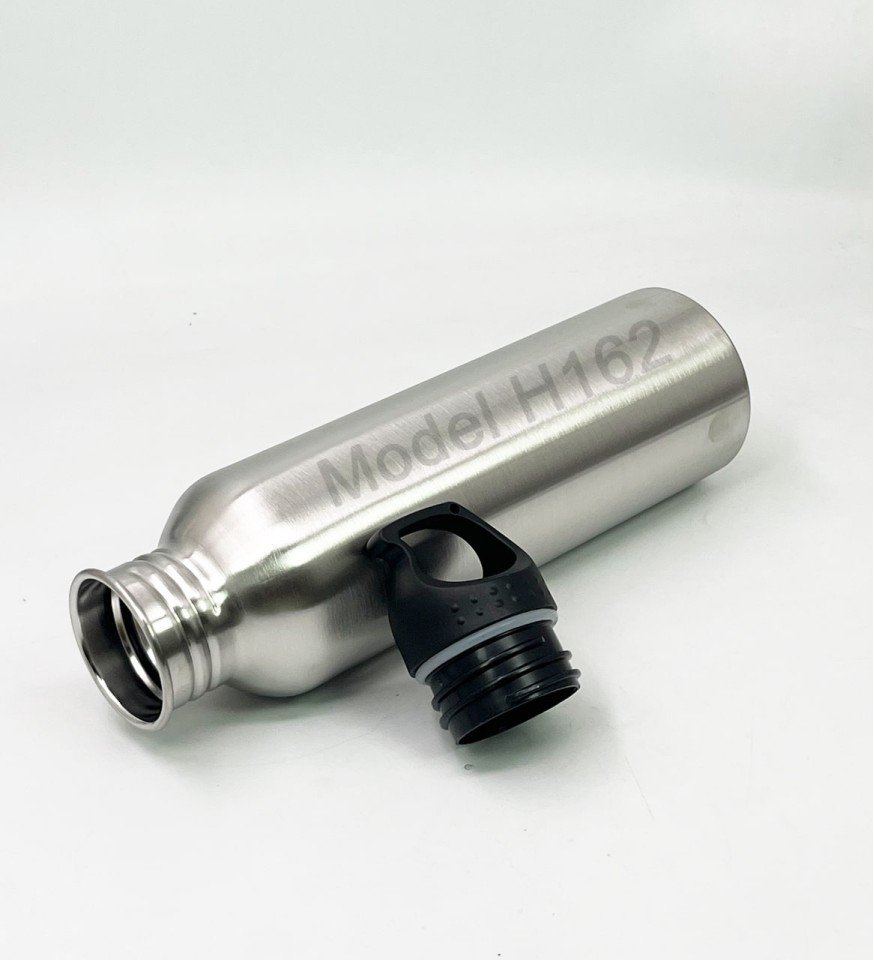 Steel Water Bottle 900 ml - Image 4